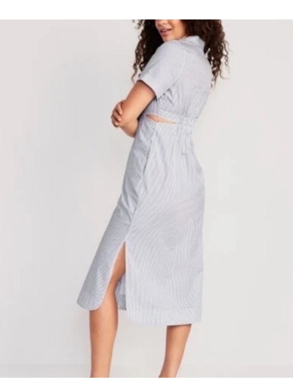 Striped Midi Navy and White Dress Large New with Tags
Old Navy Side Slit